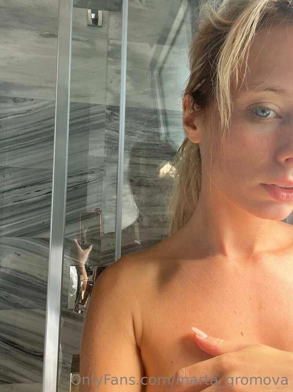 would you take a morning shower with me?🚿🥰