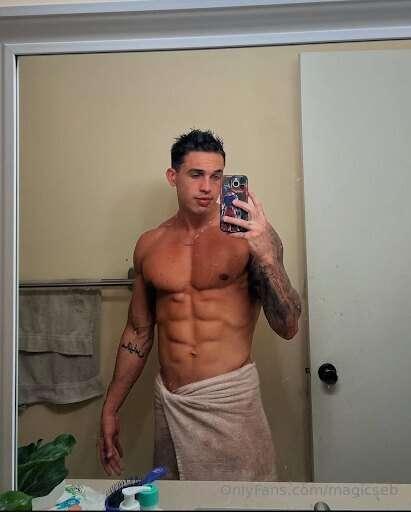 Towel on or off? 😈