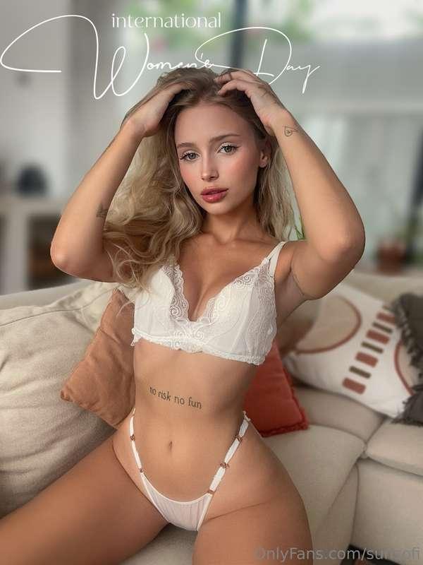 Women's Day is just around the corner! Do you want to please..