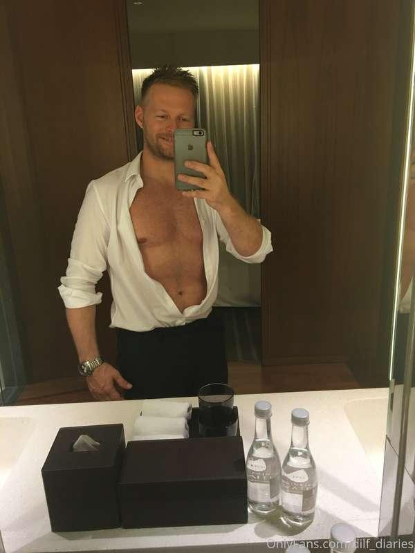 Business trip daddy ( 5 x pics )