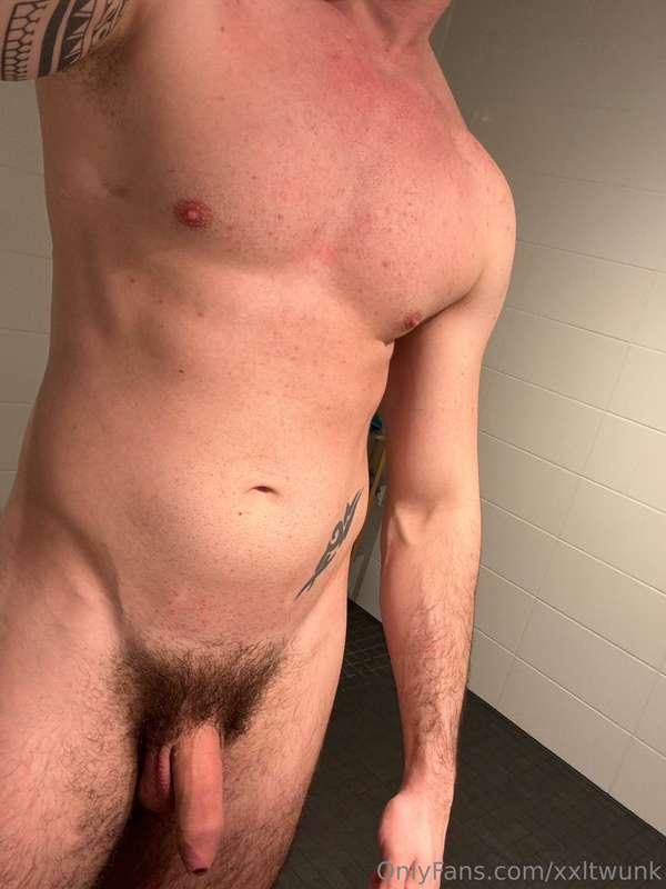 Softie after shower - it’s your job to make me hard 😏