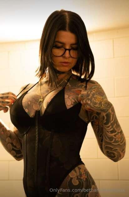 Undress mommy 🥛