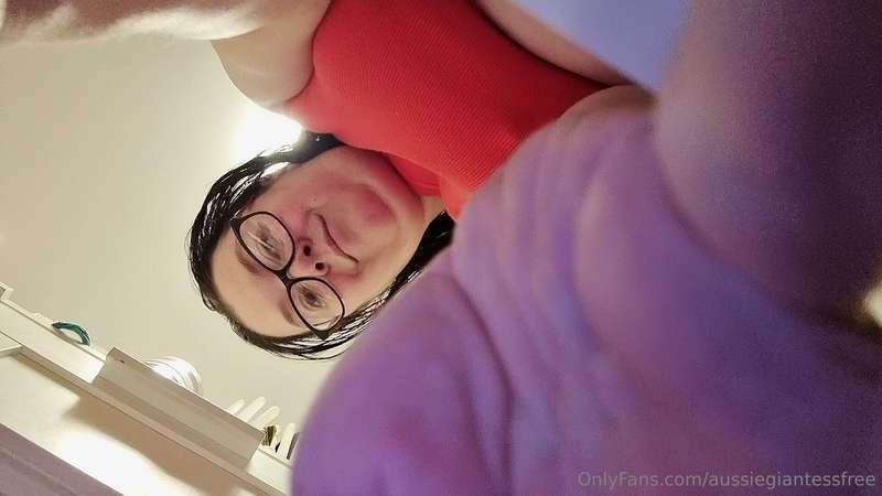 aussiegiantessfree image #3