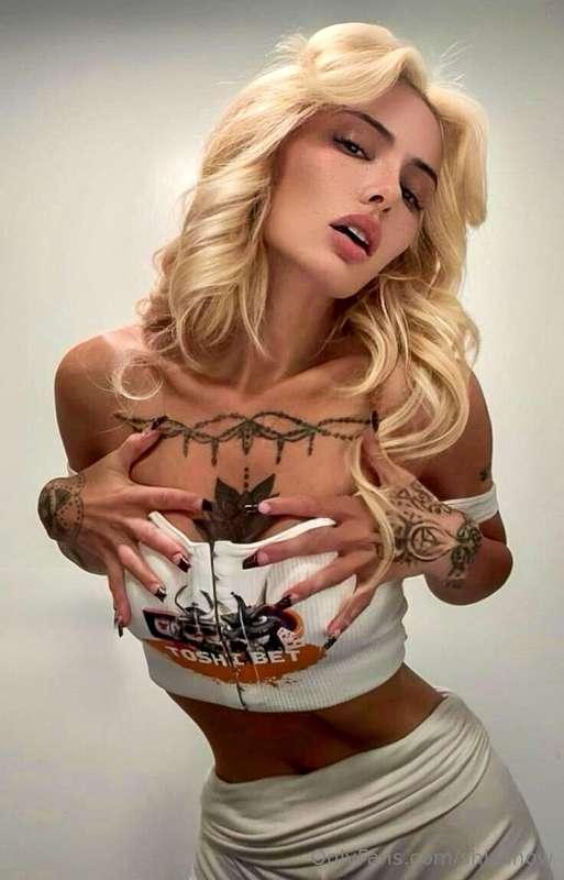 Who needs sparklers when I’m already lighting up your feed? ..