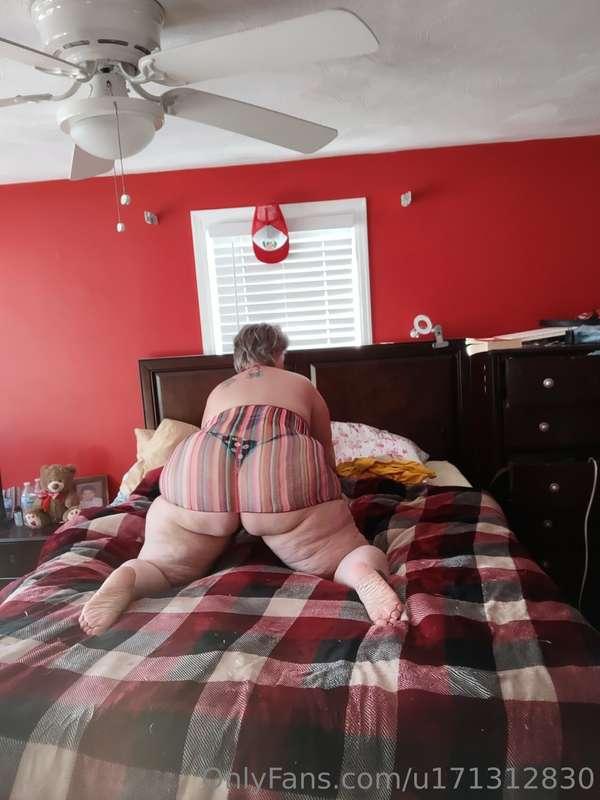 Would you like to ride this big booty?