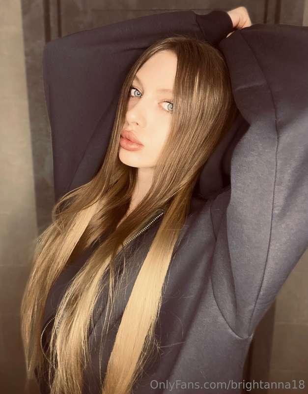 brightanna18 image #1