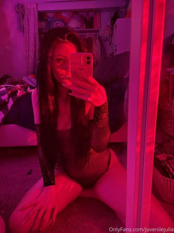 juvenilejulia image #1