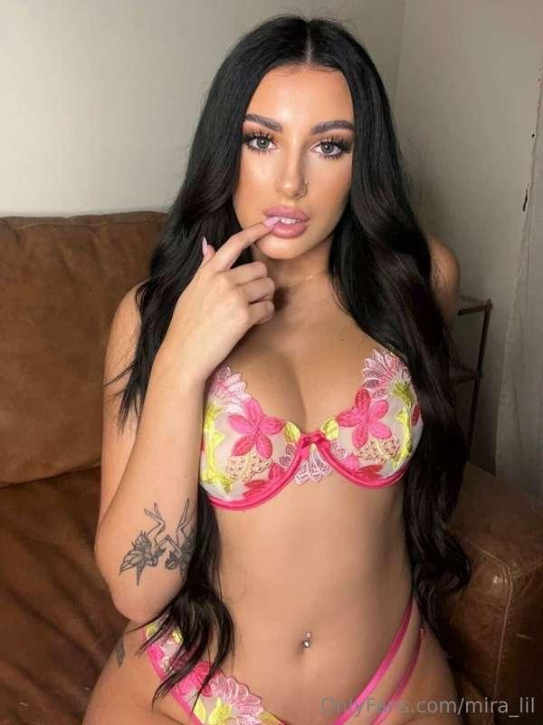 @raelynn77  waits for you on her page 🥵  Welcome to your dai..
