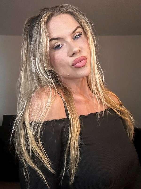 😈