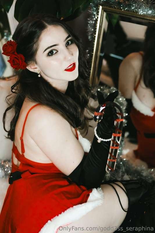 You can stuff my stocking with this candy cane 😘