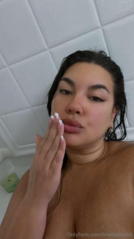 I just filmed a NEW SHOWER VIDEO❗❗❗ Join me on my VIP PAGE a..