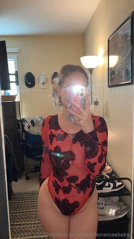 Idk what’s tighter, this outfit or me 😏