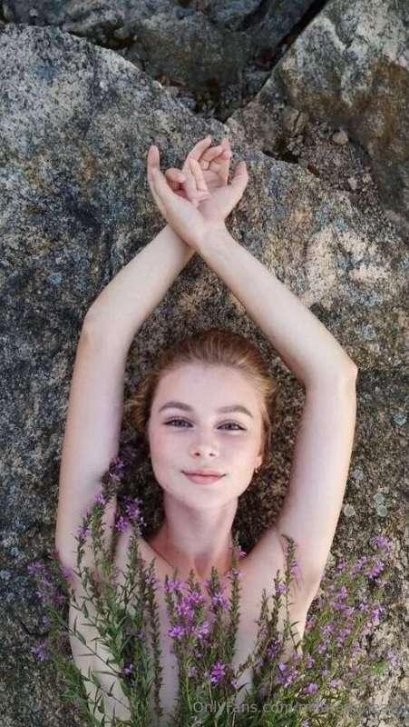 Welcome to my sexy paradise! 💋  I created this onlifans page..