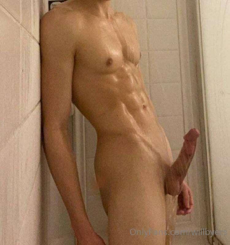 Wanna take a bath with me?😈
