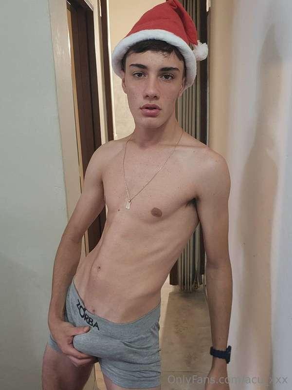 Merry Christmas love, come to my beads to get your present! ..