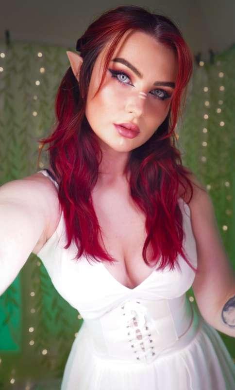 ❤️ Cheeky Elf Photoset (60+ Pics) ❤️