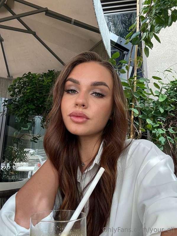 Hi everyone! 🌿 Today I went out to a cozy place to reset a b..