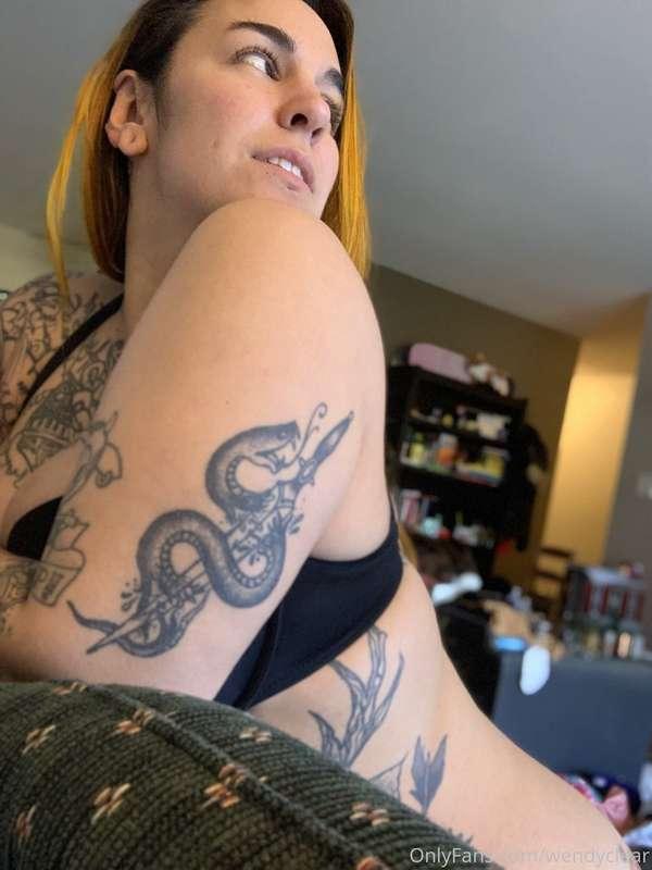 but... what if i took my bra off?? 

side boob + cleavage 🥰
..