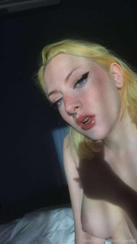 sunfl0werdoll image #7