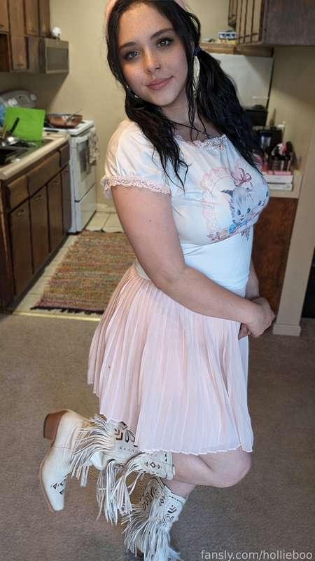 hollieboo image #0