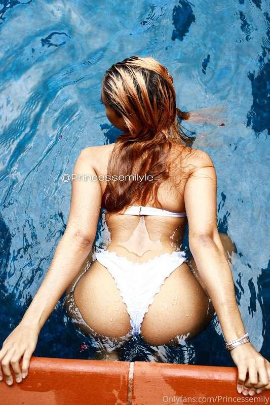 Would you fuck me in the pool or by the pool 🏊‍♂️ ?