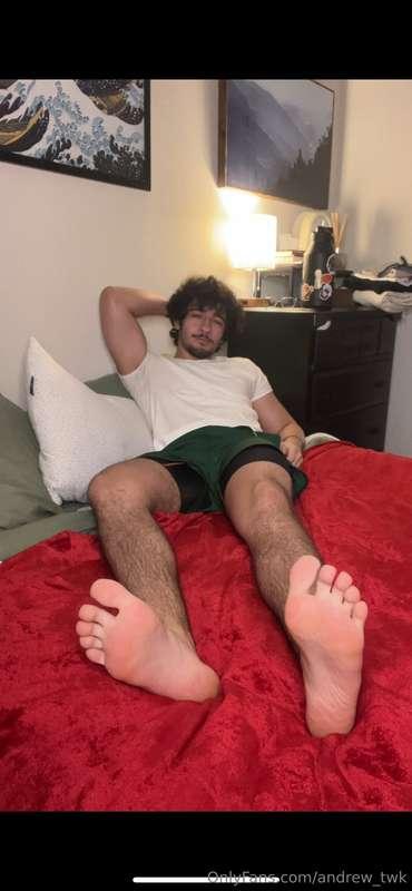 You tryna lay with me