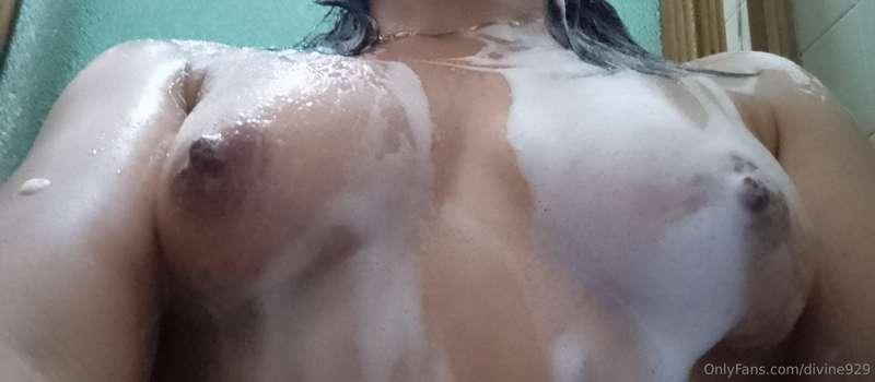 A foamy and relaxing bath ❤️