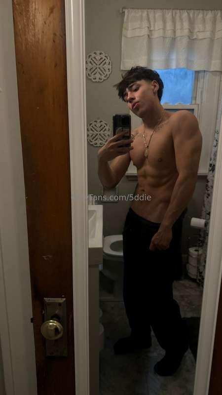 Glad to be back, sexier and hornier😛💦