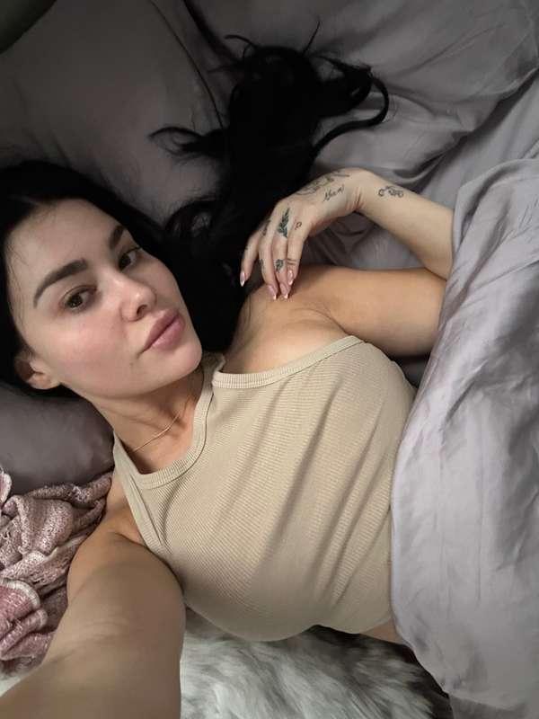 sleepy but staying up for you 😽