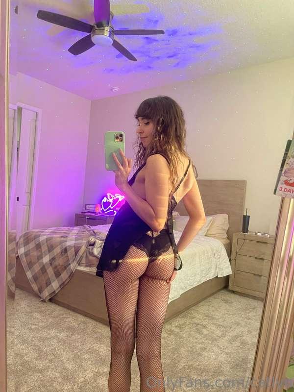 back & going crazy this weekend.. like if you wanna see more..