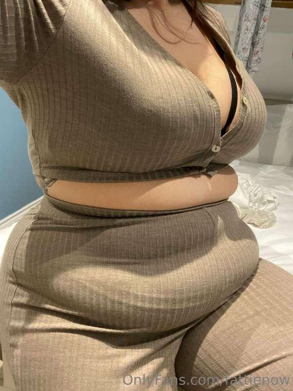 feedmephoebe image #3