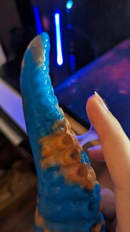 I got my very first Bad Dragon as a gift and IT FEELS FUCKING AMAZING! ❤️🥰 #vtuber #lewdtuber #free #fyp