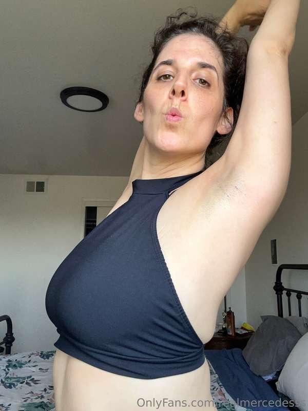 🔥 Fetish Friday 🔥  Unlock your DM soon if you enjoy sweaty a..