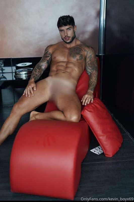 Good morning everyone, first of all I wish you a merry Chris..