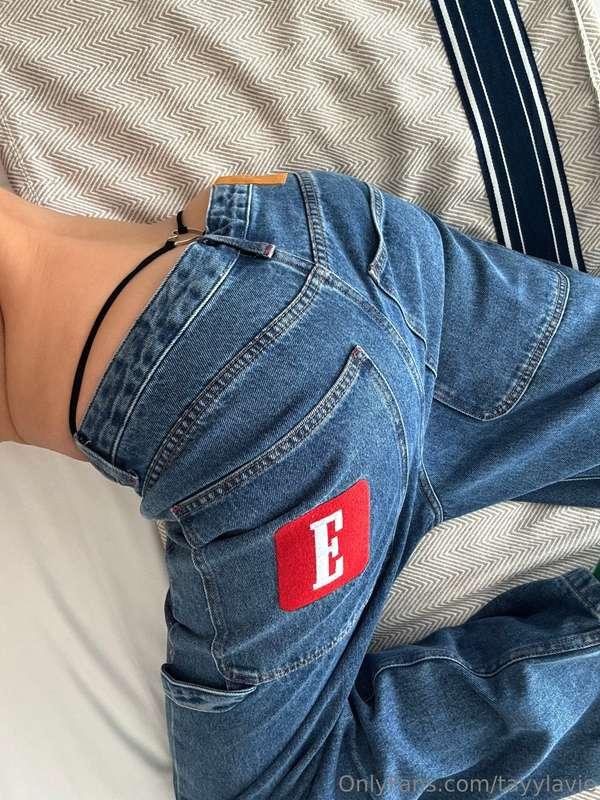 should i take off my jeans? 😘