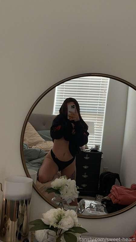 I made a lil stripping vid for y’all🙈
