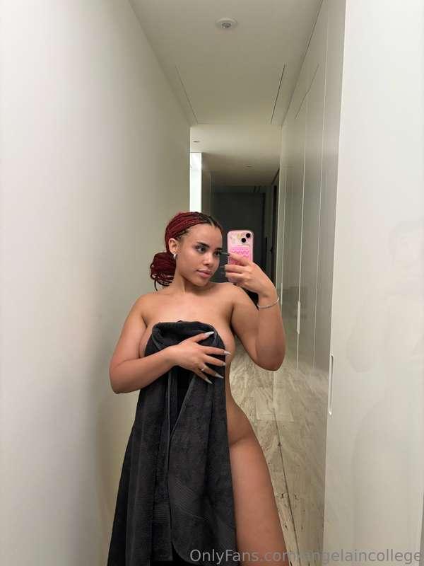 Fresh out the shower 😋💦