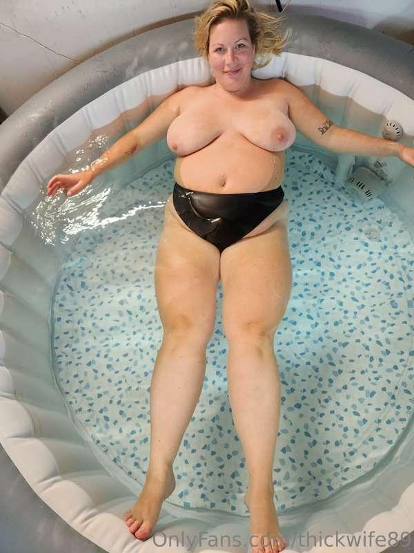 thickwife89 image #1