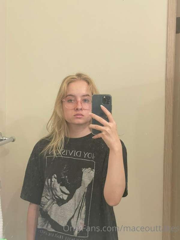 Im like 85% sure I have food poisoning