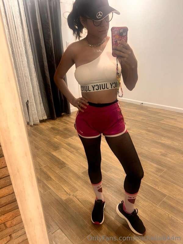 Would you work out with me in pantyhose? Be my trainer!