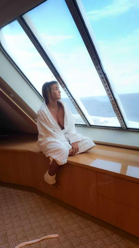 The serenity of the sea and the light that illuminates the s..