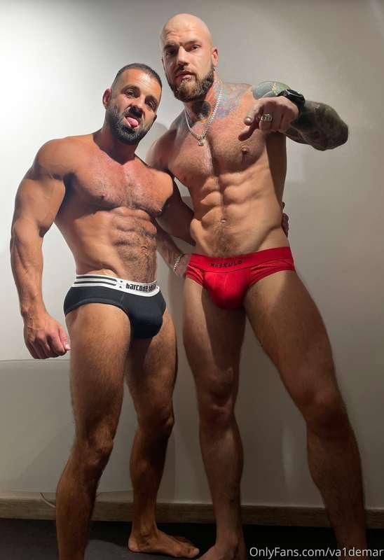 ⚡️Muscular and hairy guy @giuspel7 who spied on me during tr..