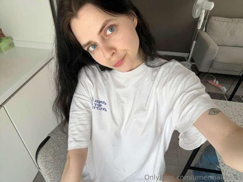 Just a casual moment with a hint of cheeky energy. 😉 This co..