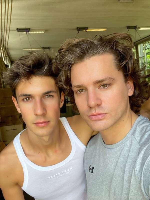 I’m Xander and this is Jay 😈
