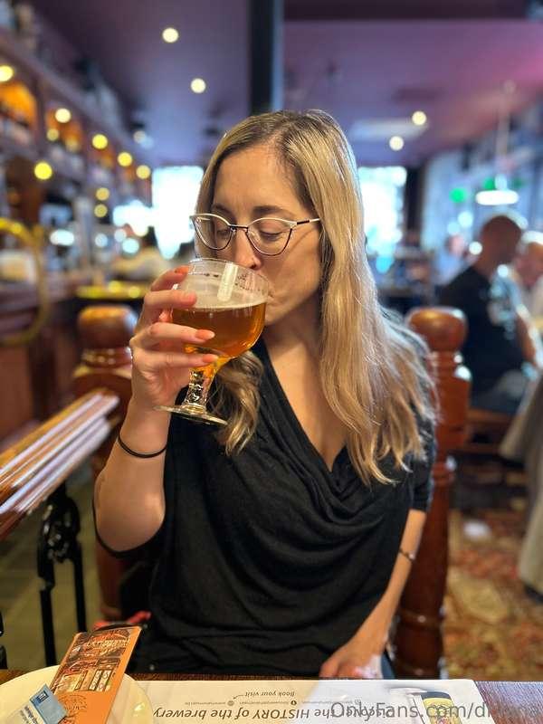 Enjoying a beer in Bruges. Cheers! 🍻 