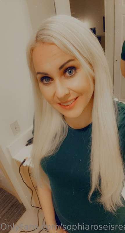 I’m so happy to be back, my ass could never be a stay at hom..