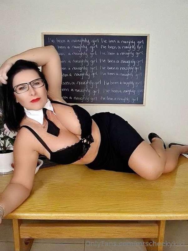 Ever had a crush on a teacher? 💋