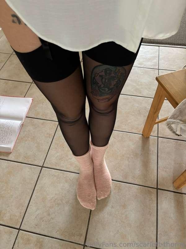 When I’m dressed all sexy but my feet secretly look like thi..