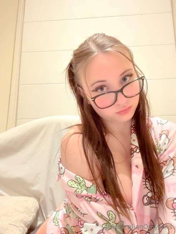 Angel Fox, 18 💟Solo | B/G | All Natural | Anal 👀@aangel.fox ..