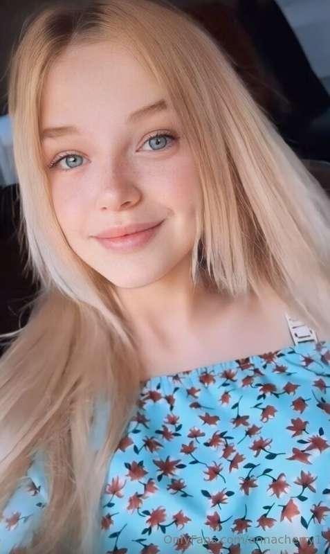 ❤️A naughty girl @kate_kikso wants to play with your cock. ❤..